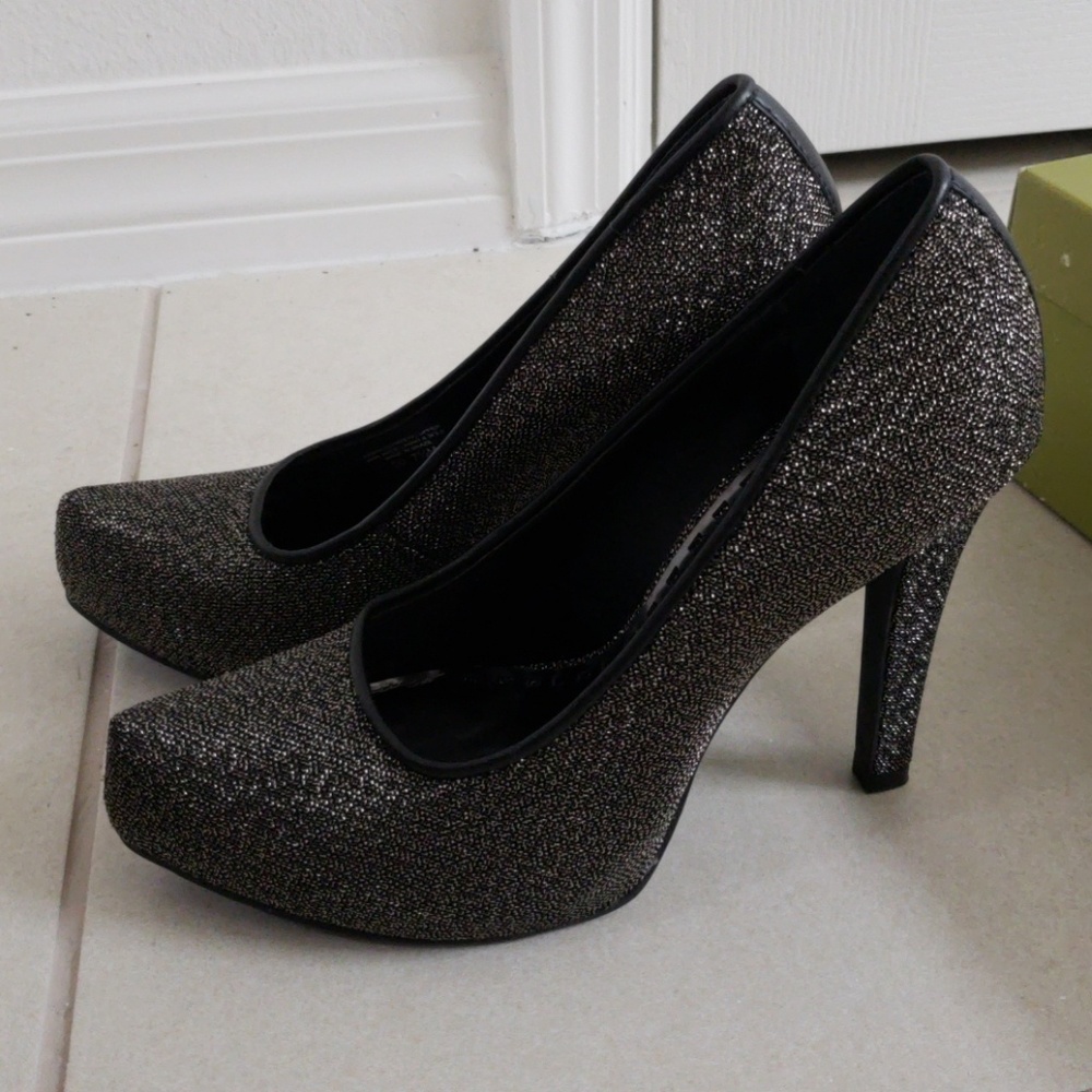 Shoes - Picture 5 of 6